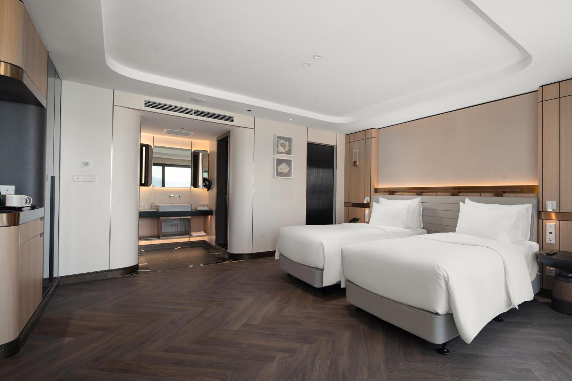 Grand Pioneers Halong Bay Cruise 1 Hotel Ha Long Bagian luar foto