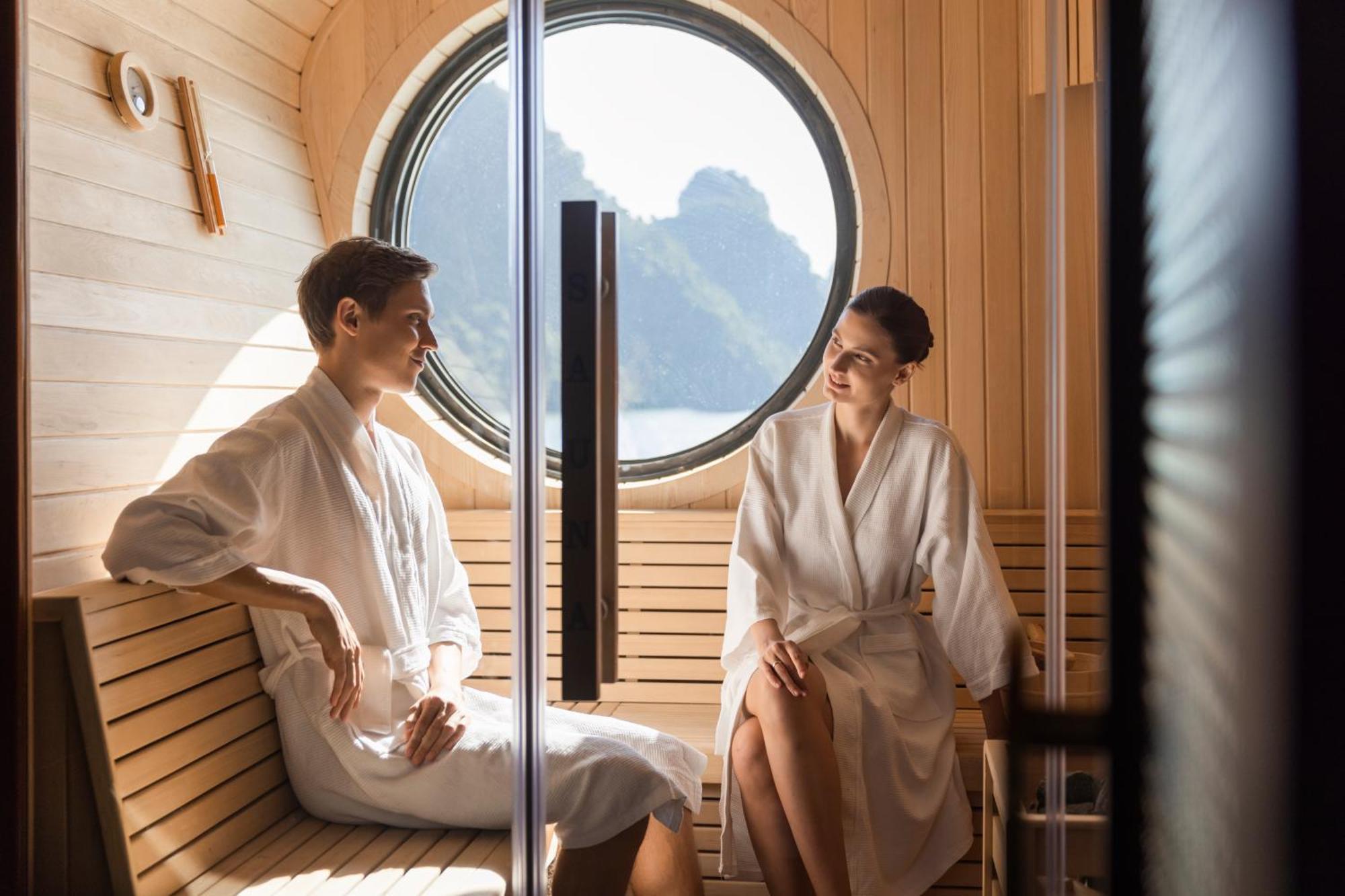 Grand Pioneers Halong Bay Cruise 1 Hotel Ha Long Bagian luar foto