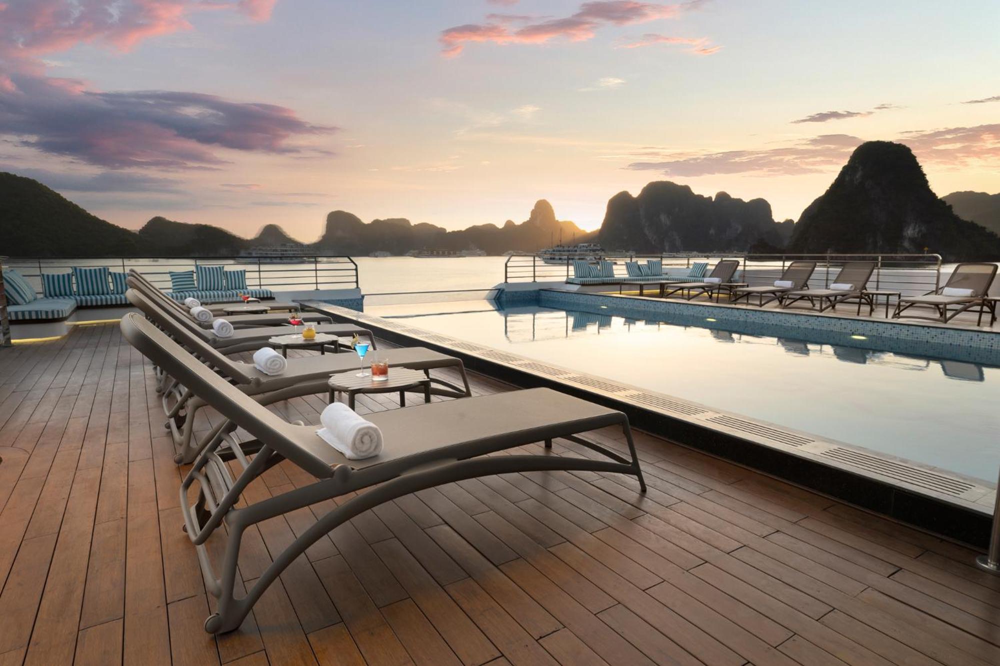 Grand Pioneers Halong Bay Cruise 1 Hotel Ha Long Bagian luar foto